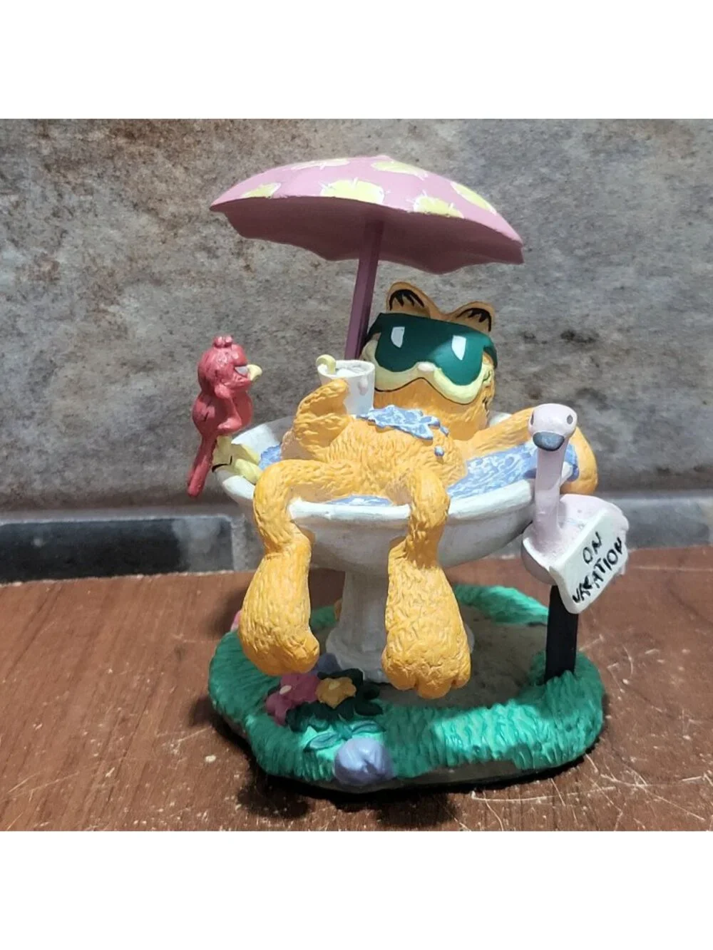 Danbury Mint Garfield Figurine on Vacation1992
